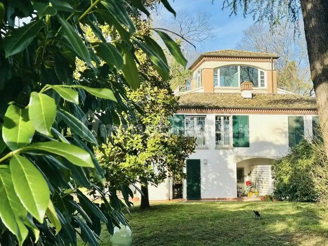 Villa in vendita a Parma