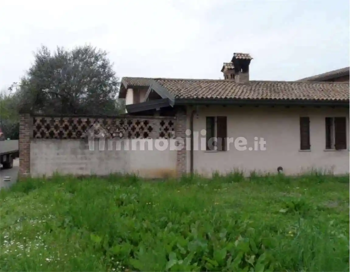 Casa indipendente in vendita a Milano