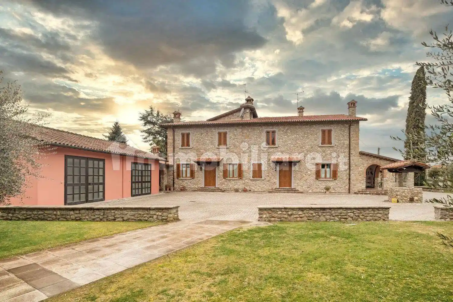 Villa in vendita a Arezzo
