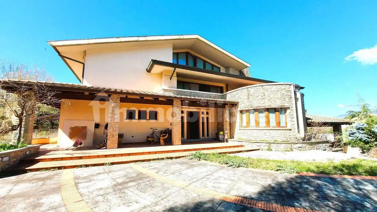 Villa in vendita a Arezzo