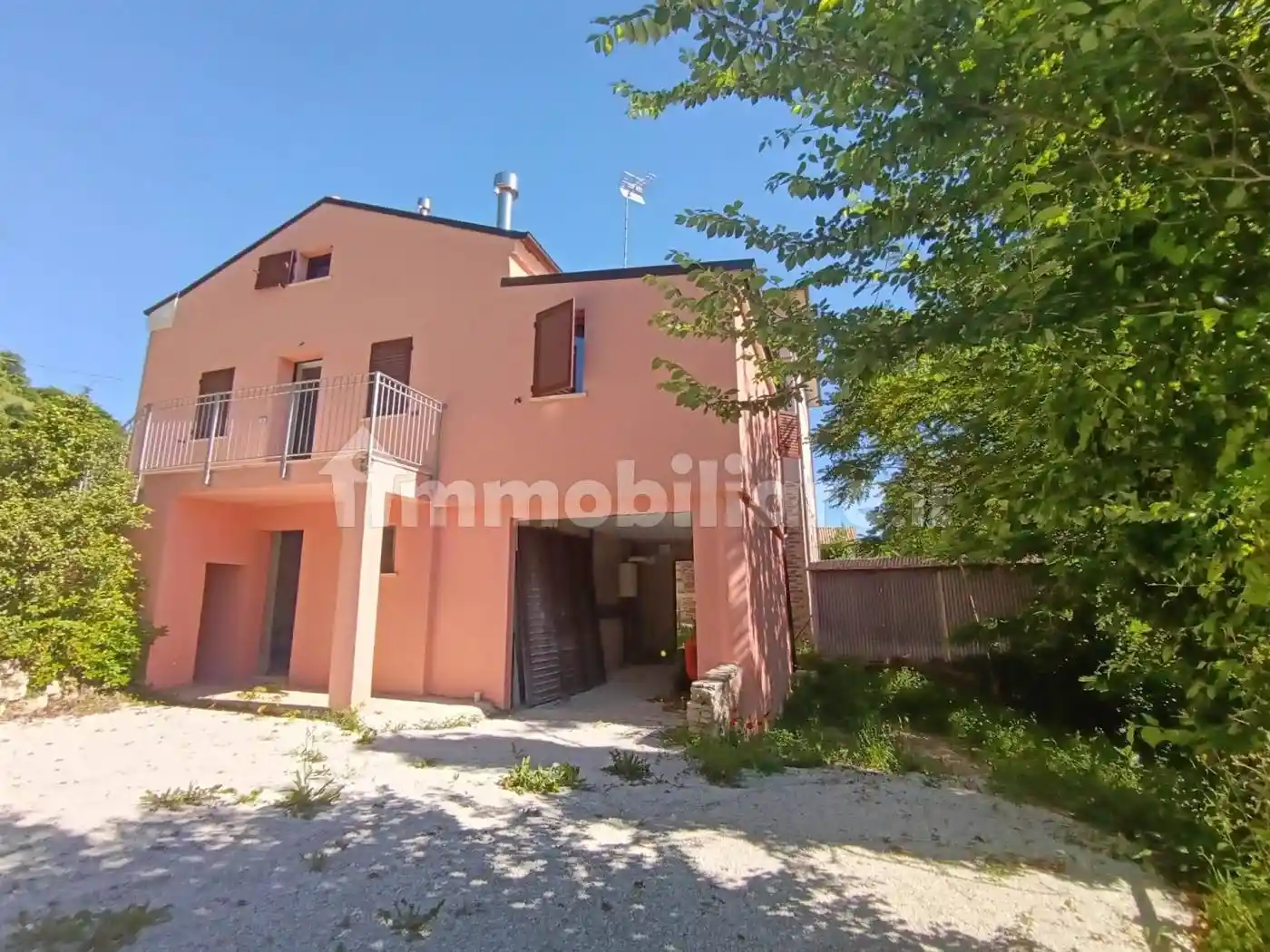 Casa indipendente in vendita a San Severino Marche