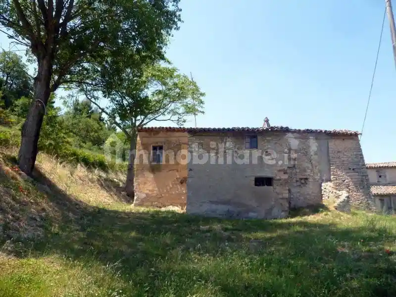 Rustico - Casale in vendita a San Severino Marche