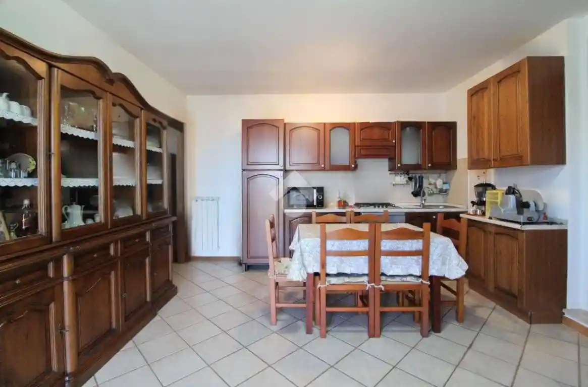 Appartamento in vendita a Stroncone