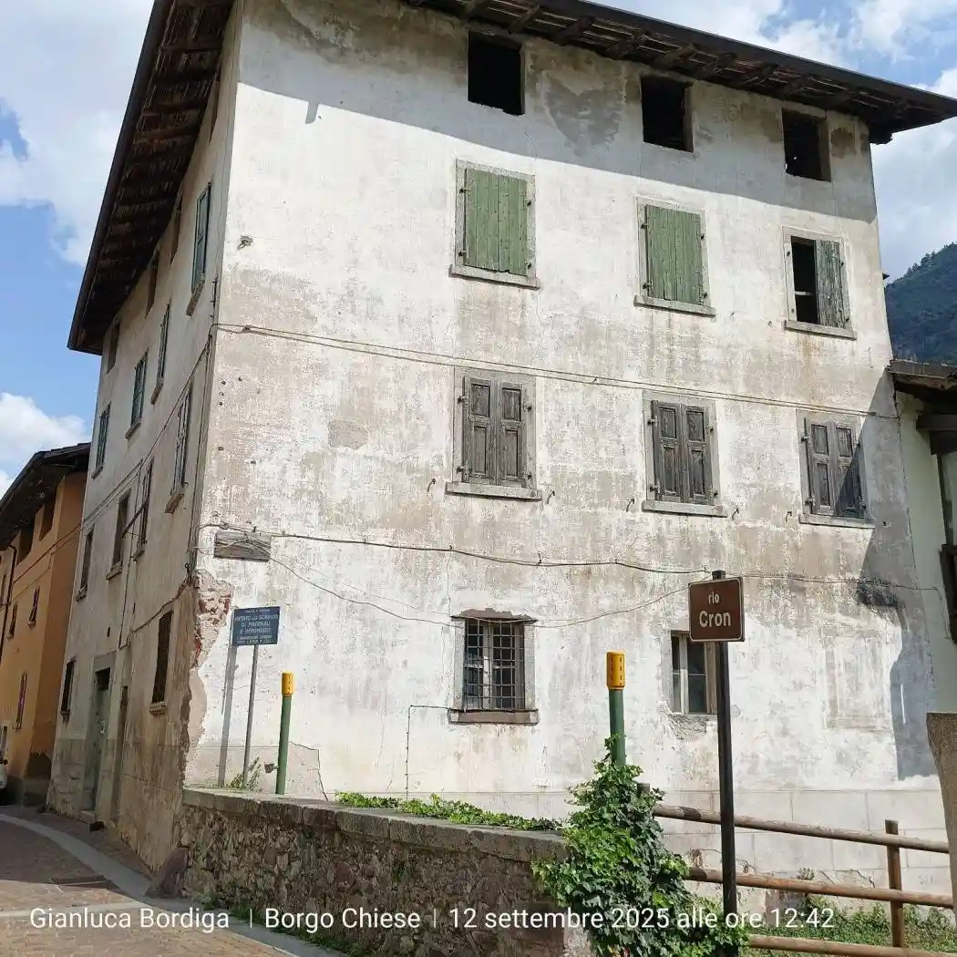 Palazzo - Edificio in vendita a Borgo Chiese