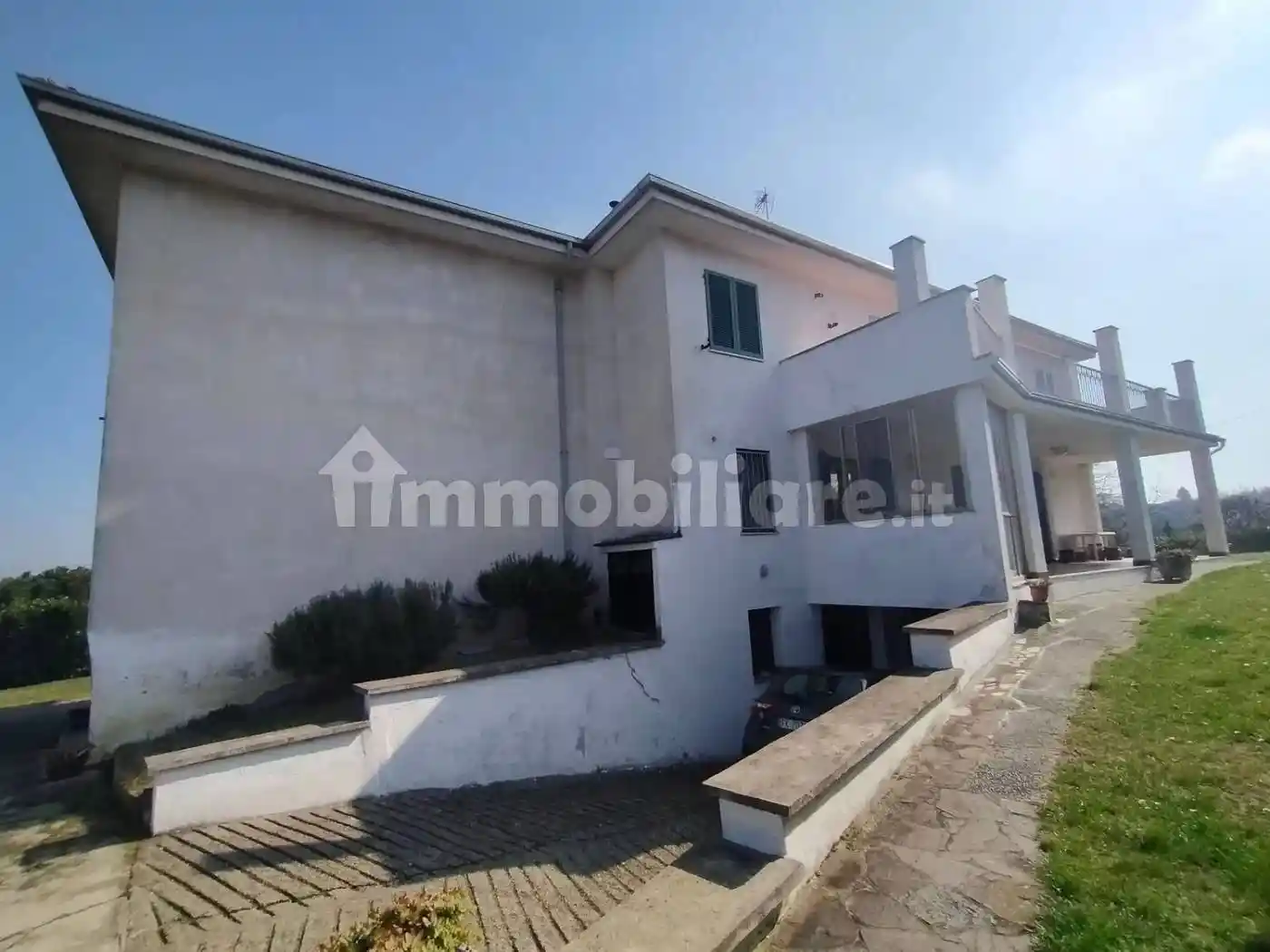 Villa in vendita a Valenza