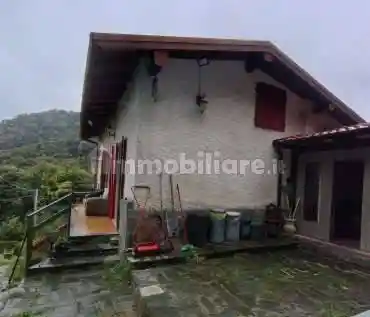 Casa indipendente in vendita a Laveno-Mombello