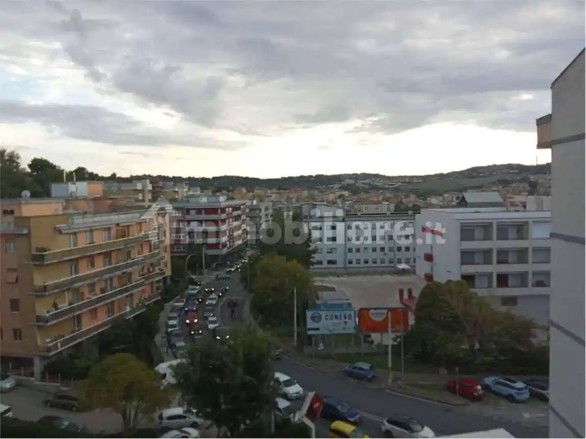 Appartamento in affitto a Ancona