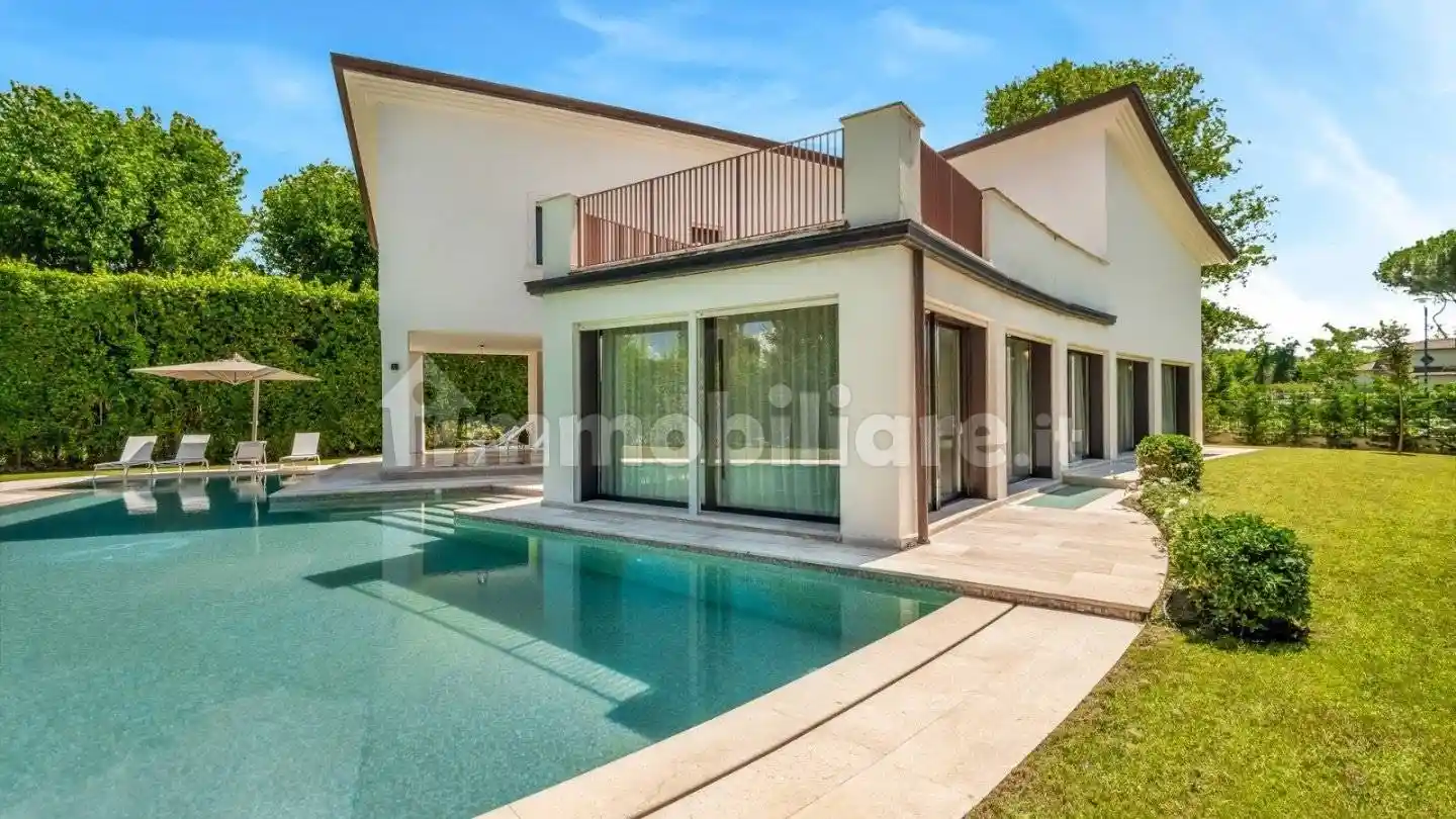 Villa in affitto a Forte dei Marmi