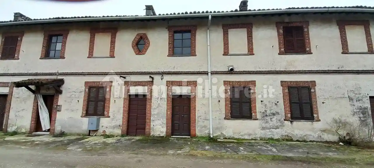 Rustico - Casale in vendita a Cameri