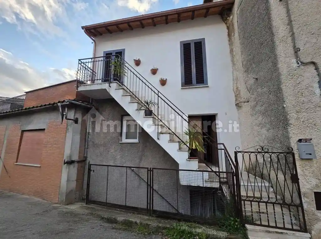 Appartamento in vendita a Sambuci