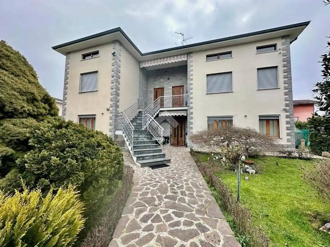 Villa in vendita a Ghisalba