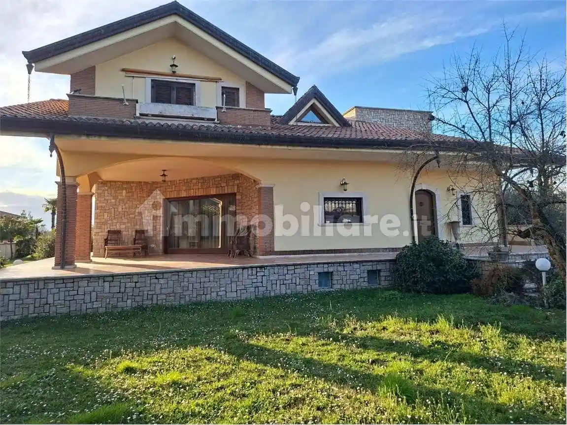 Villa in affitto a Alatri