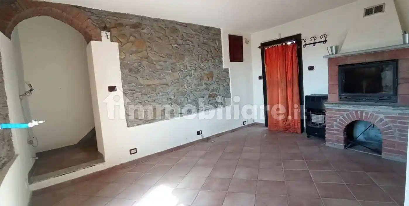 Casa indipendente in vendita a Pistoia