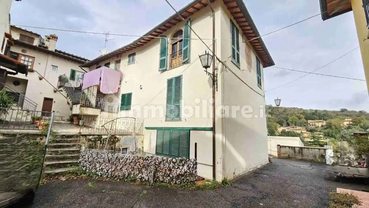 Appartamento in vendita a Carmignano