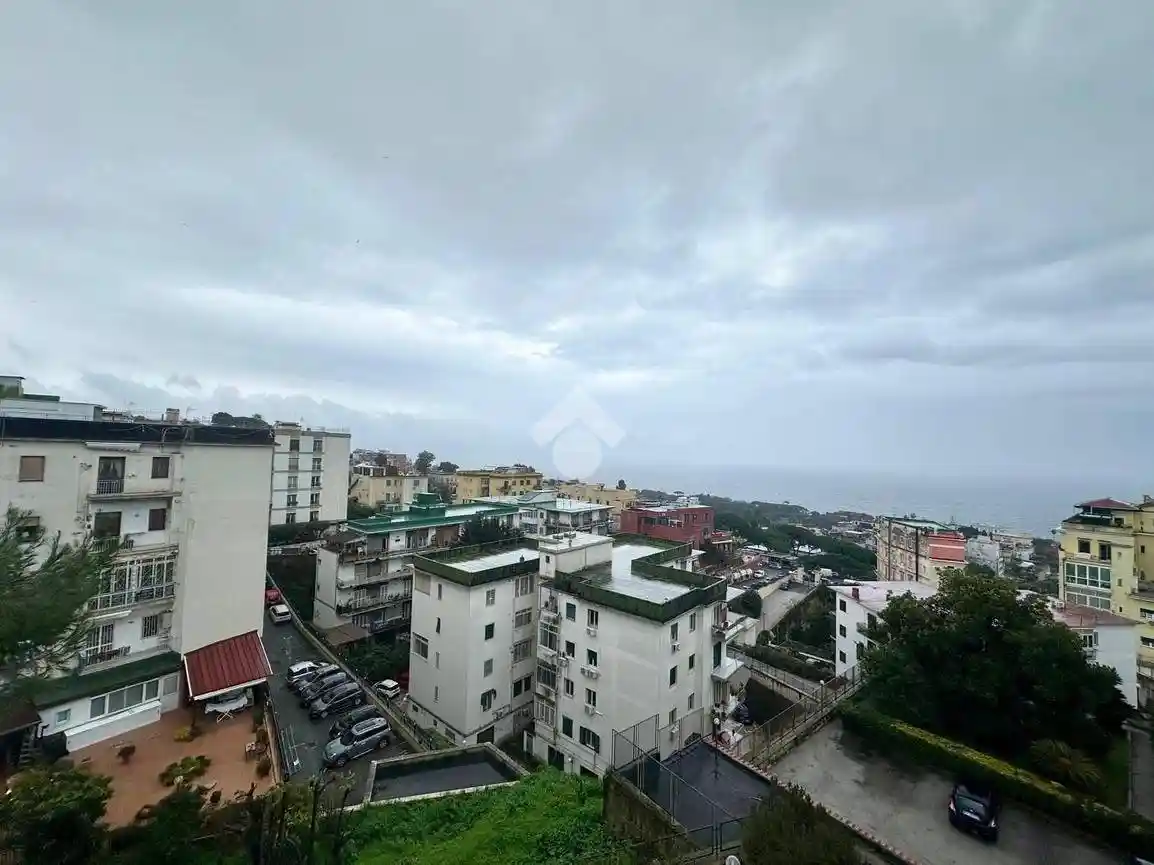 Appartamento in vendita a Napoli