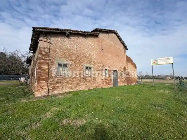 Rustico - Casale in vendita a Modena