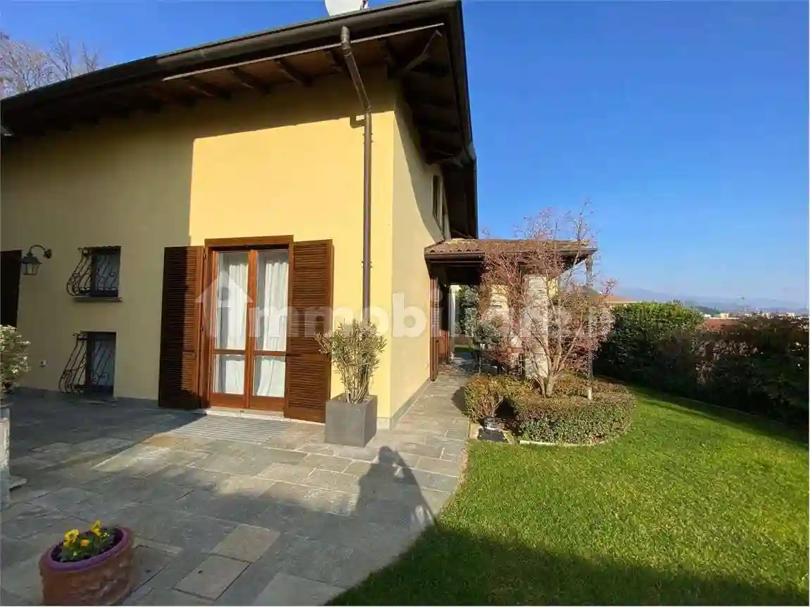 Villa - foto 2