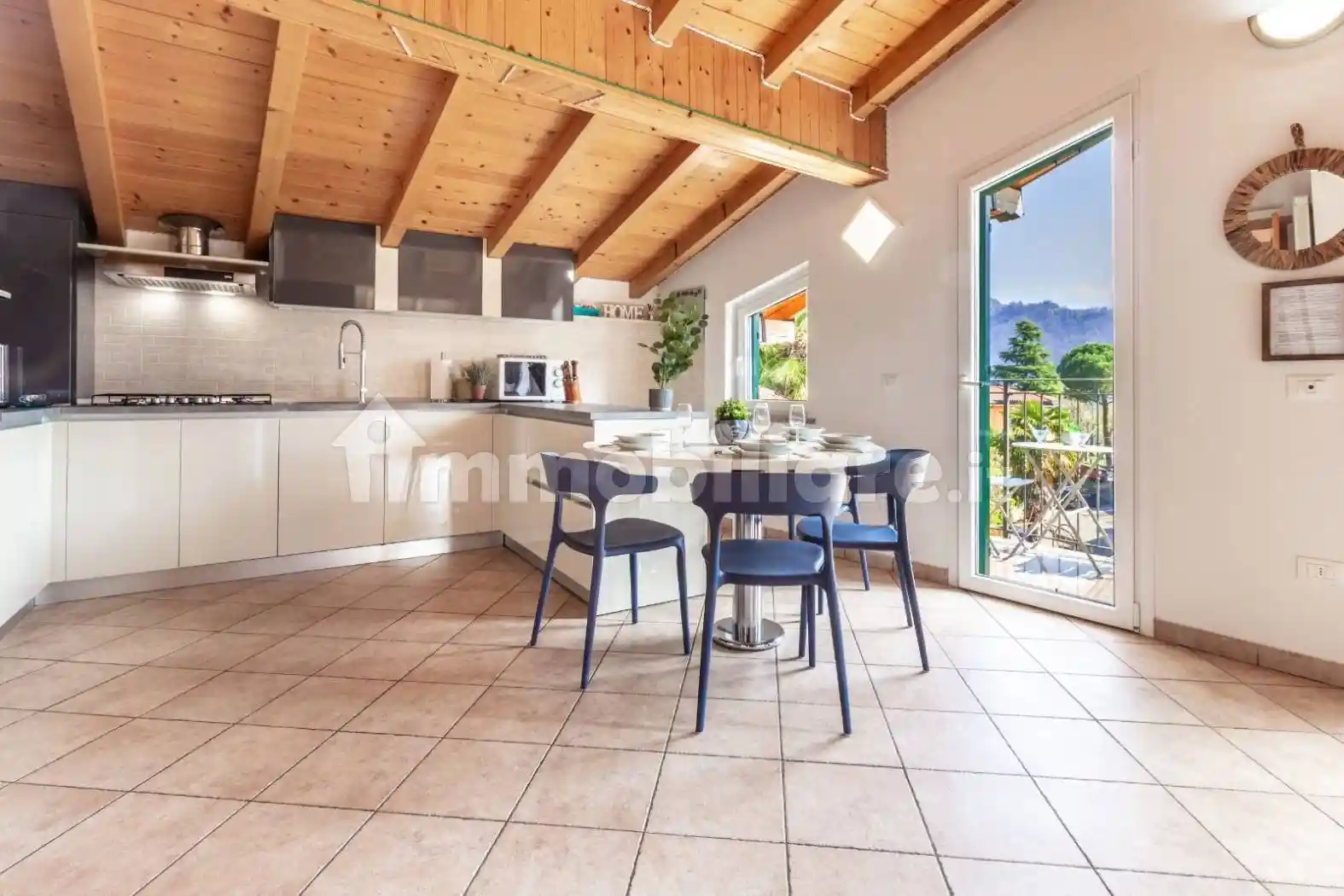 Appartamento in affitto a Brusimpiano