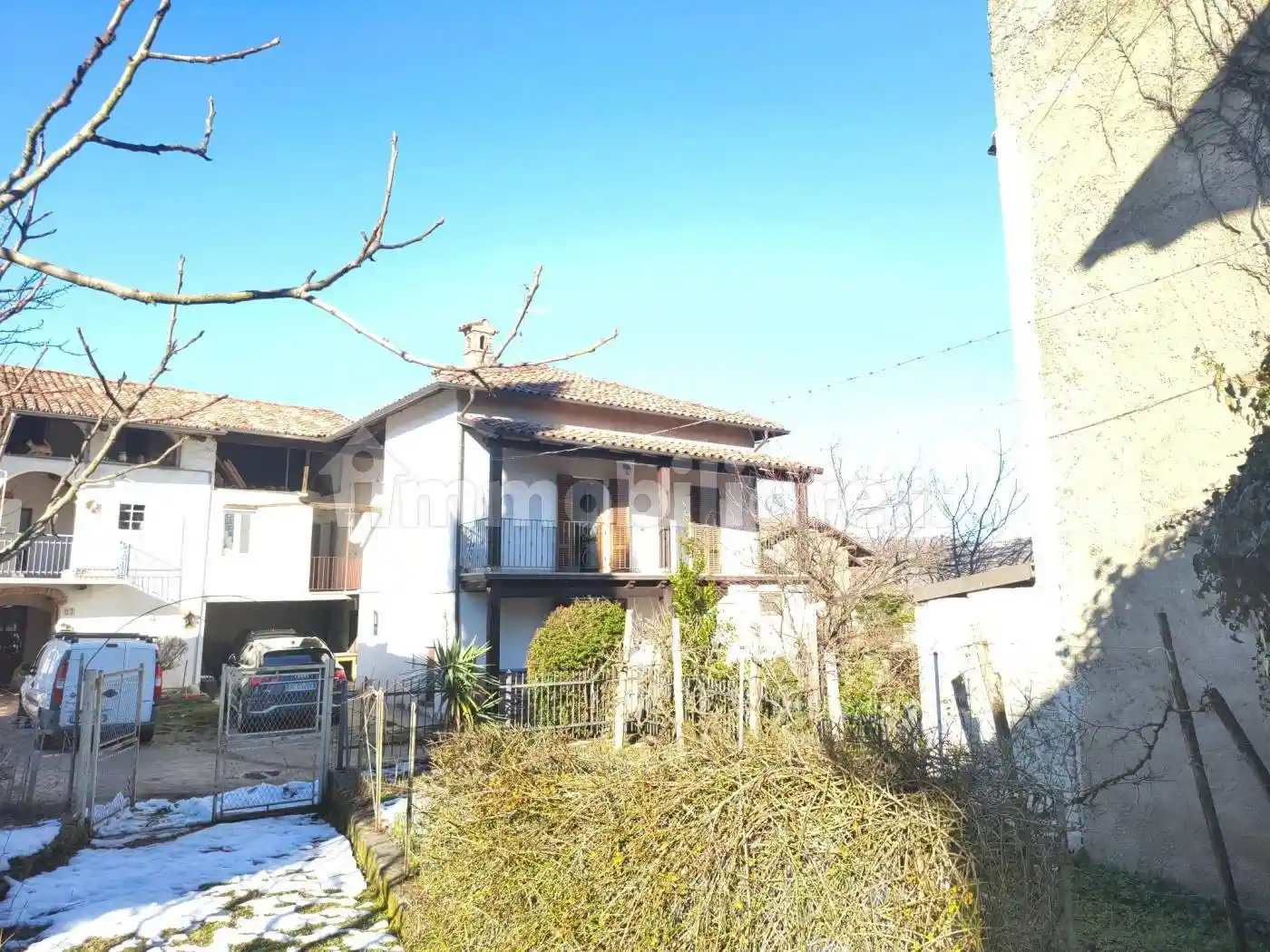 Casa indipendente in vendita a Lesegno