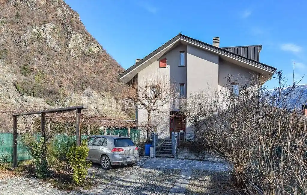 Villa in vendita a Tirano