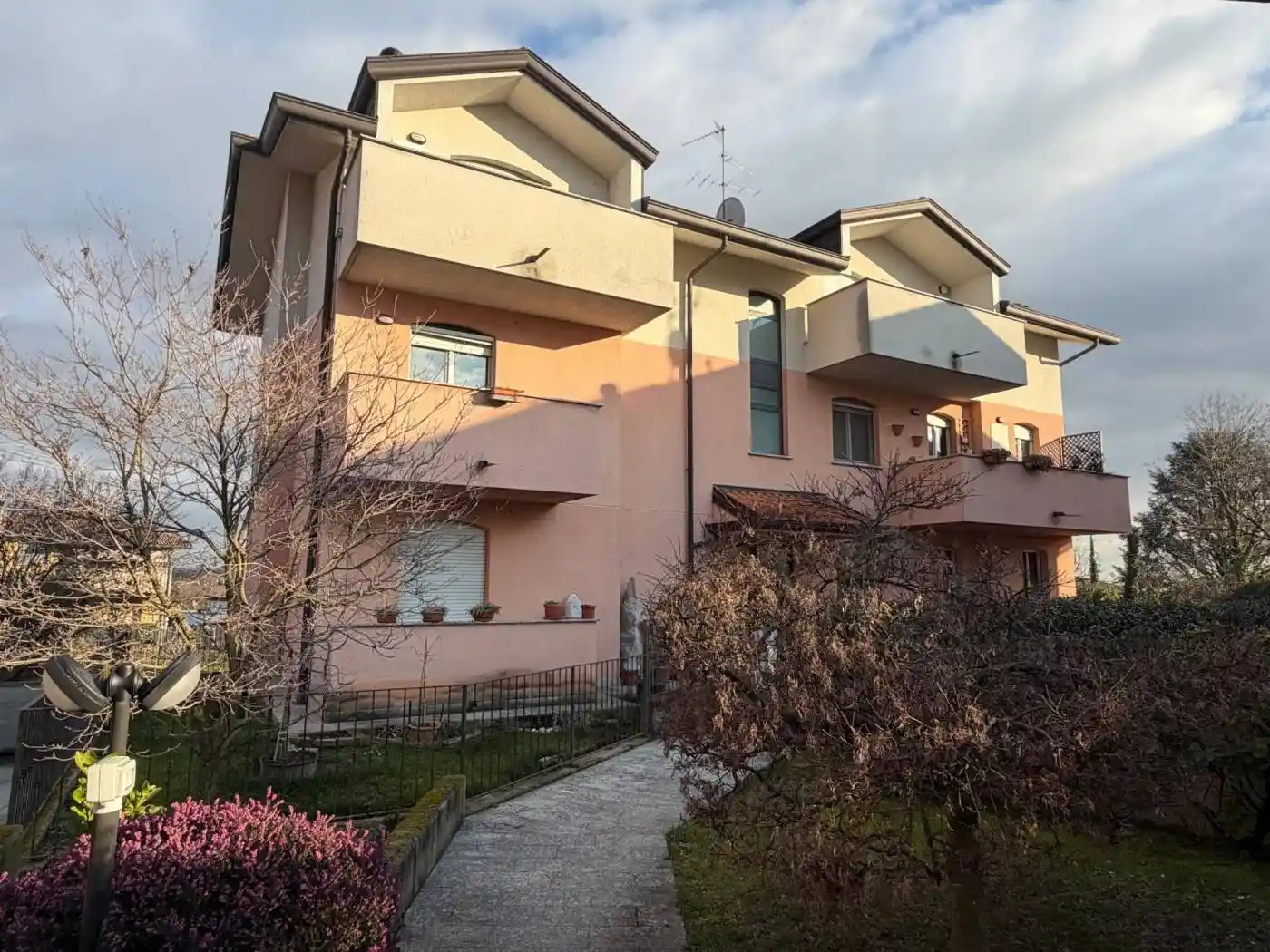 Appartamento in vendita a Verano Brianza