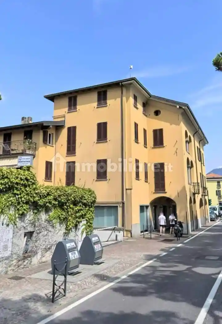 Appartamento in vendita a Domaso