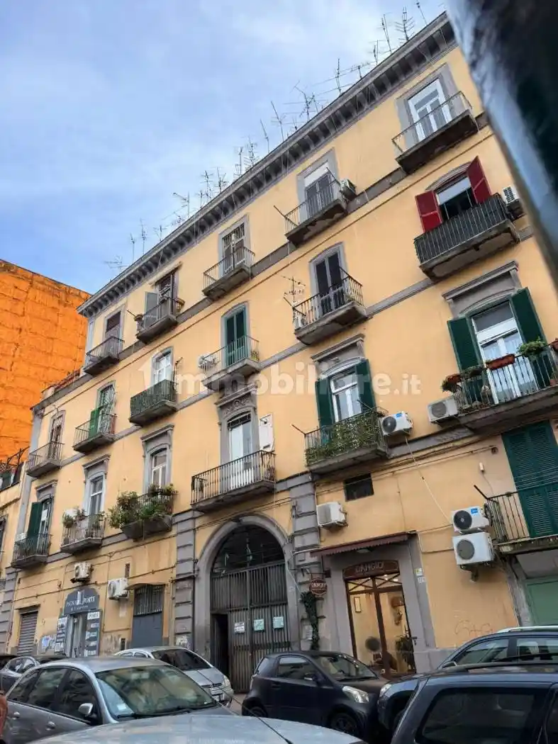 Appartamento in vendita a Napoli