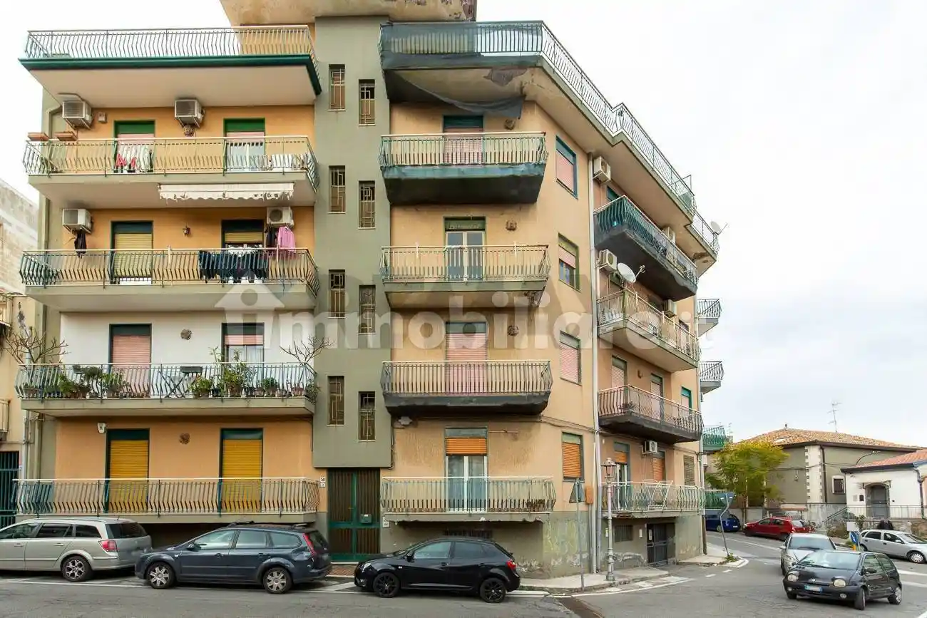 Appartamento in vendita a Aci Catena