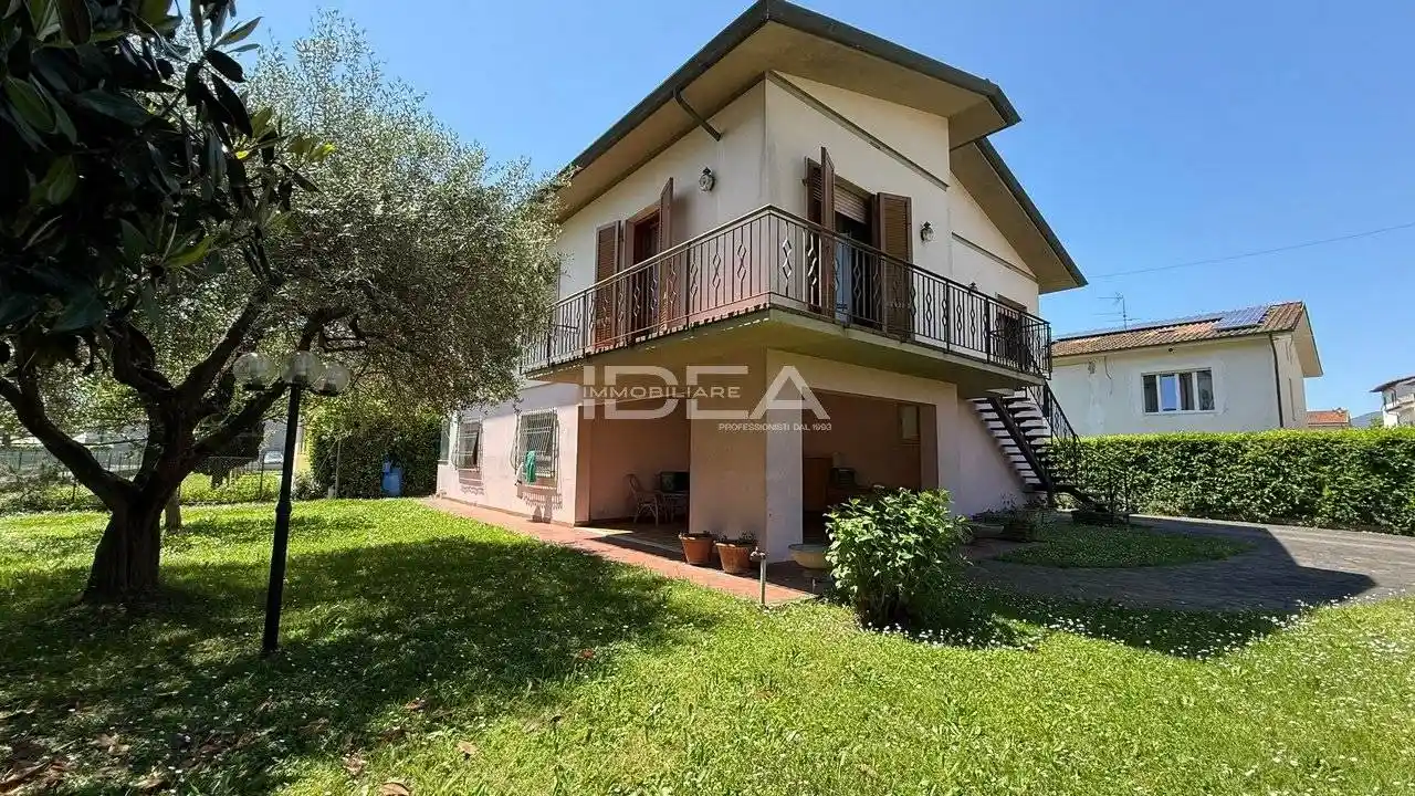 Villa in vendita a Lucca