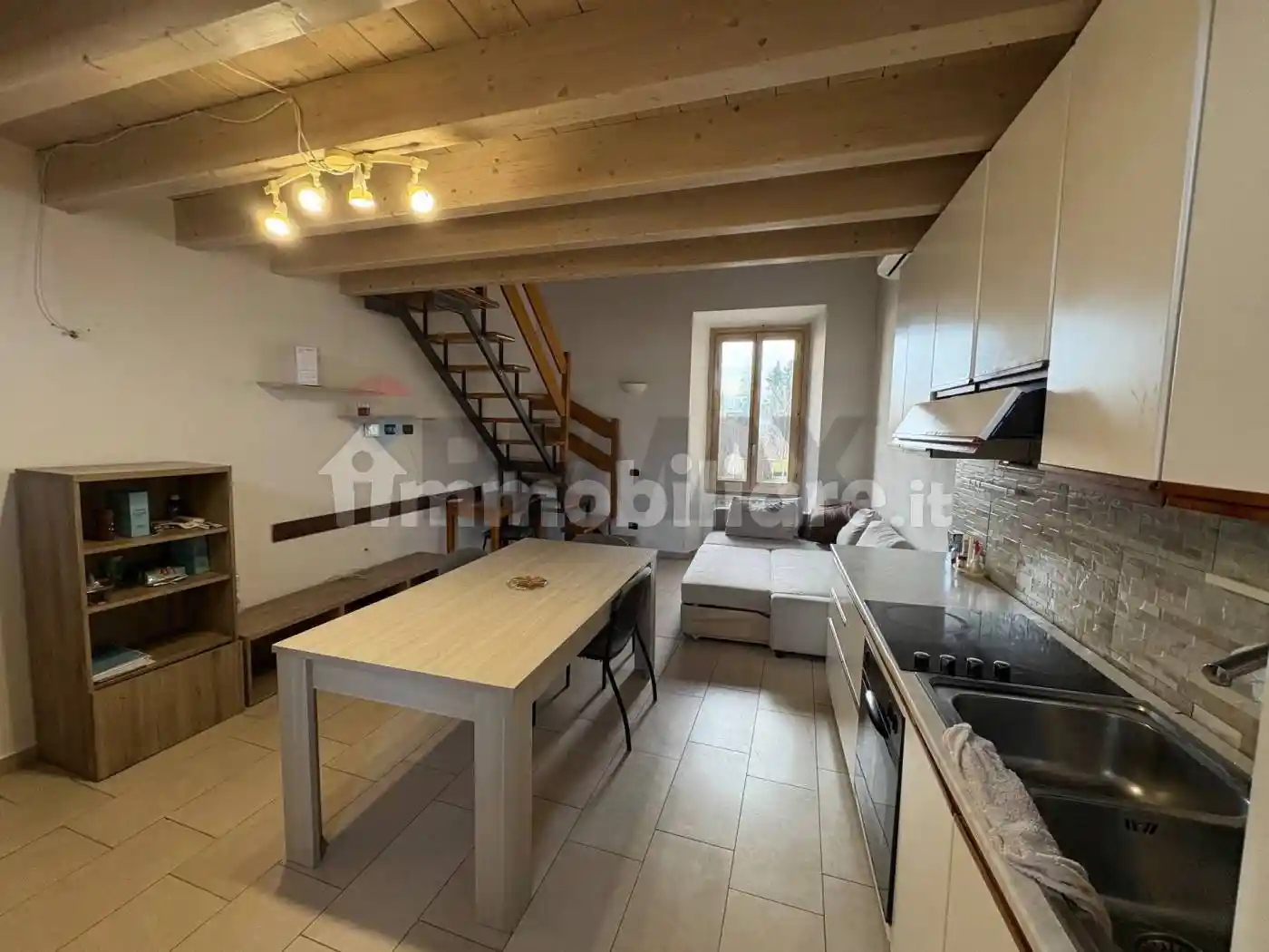 Loft in vendita a Caronno Pertusella