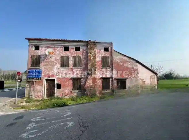Casa indipendente in vendita a Gavello