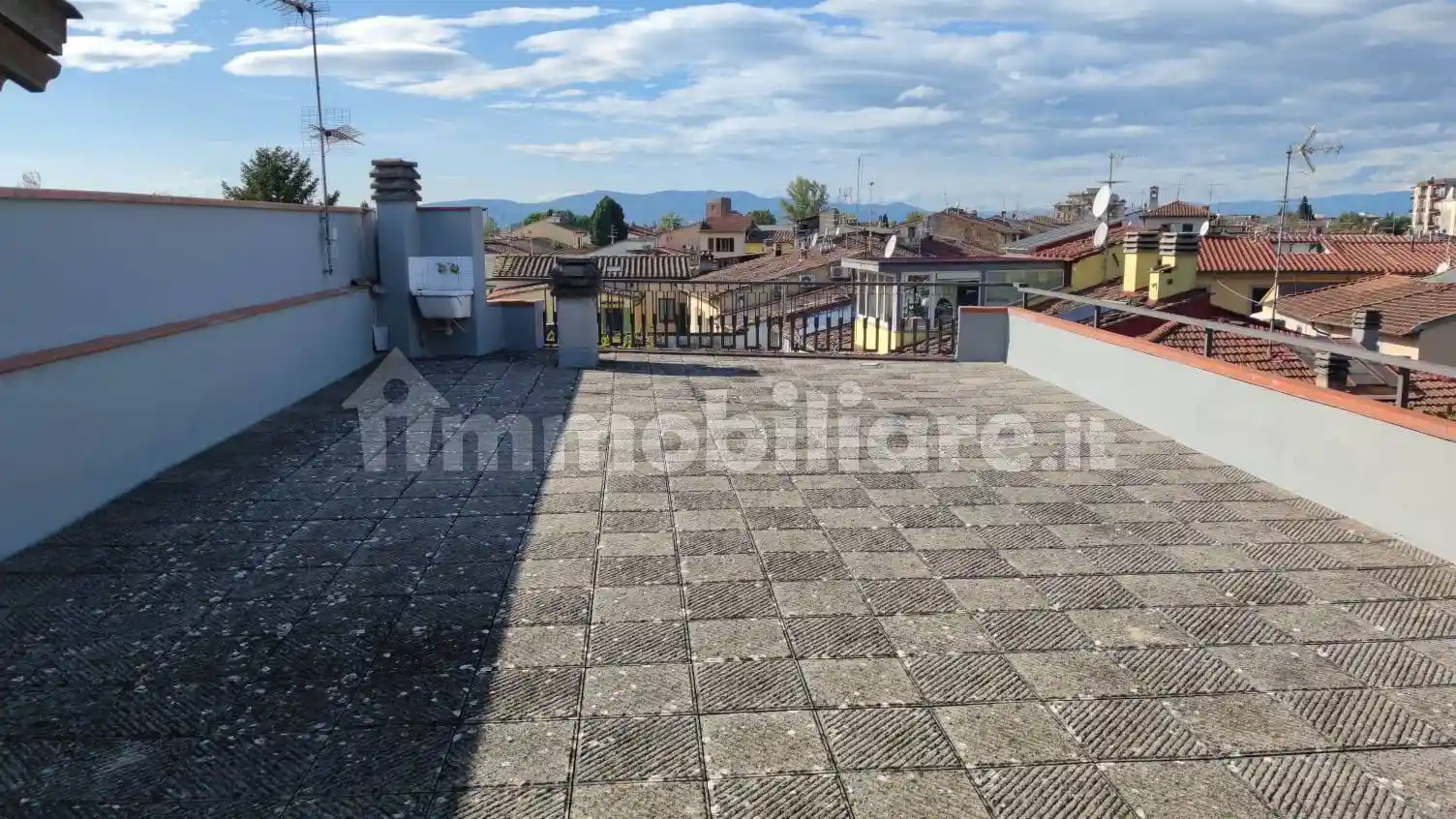 Casa indipendente in vendita a Campi Bisenzio