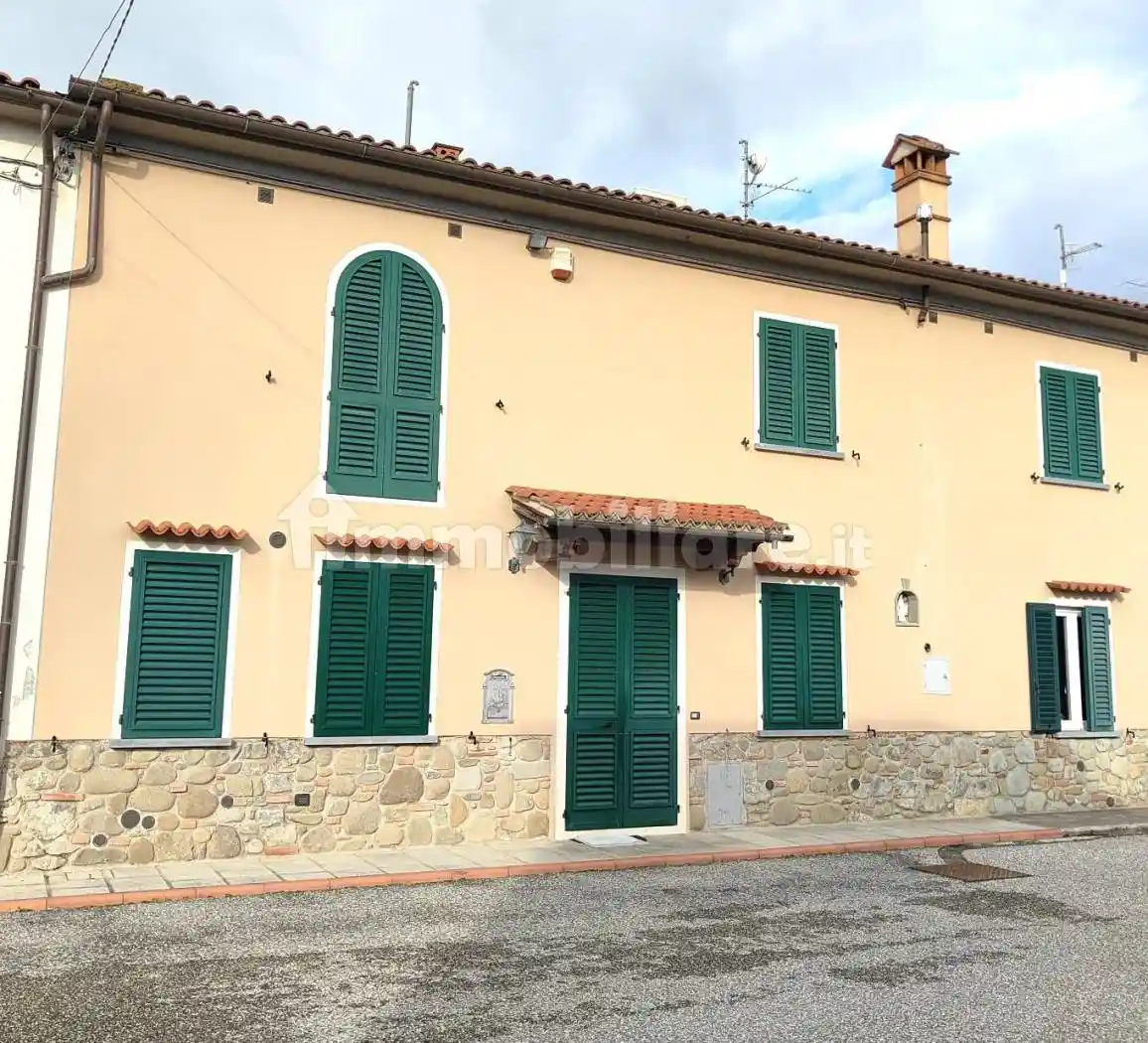 Casa indipendente in vendita a Pistoia