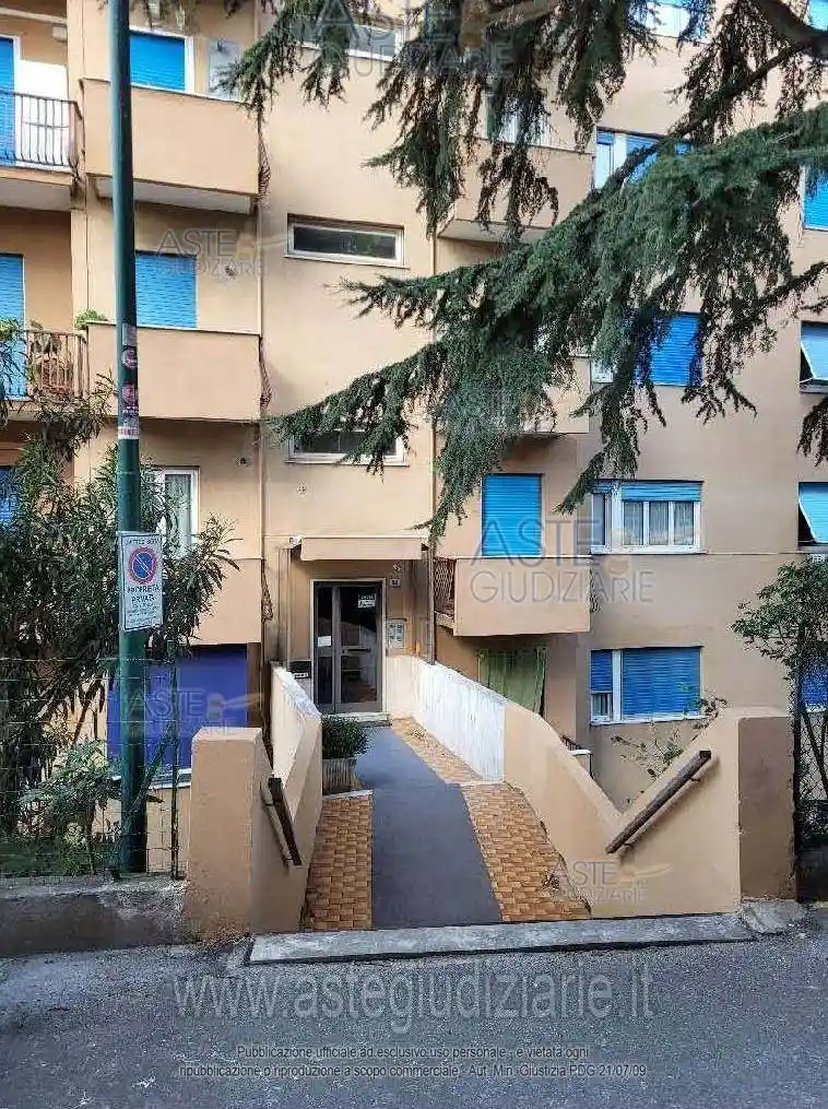 Appartamento in vendita a Genova