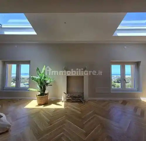 Appartamento in vendita a Livorno