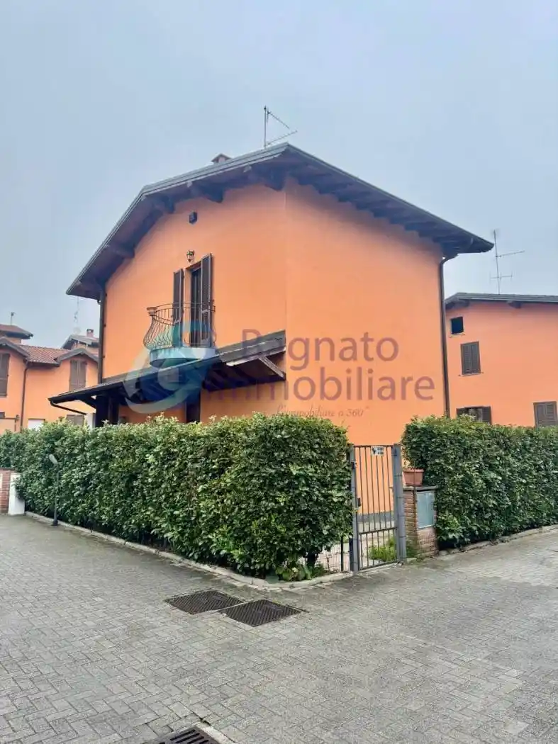 Villa in vendita a Romentino