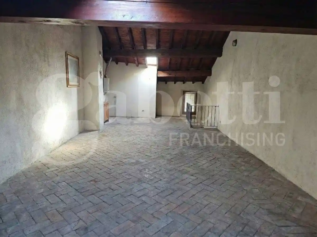 Casa indipendente in vendita a Brescia