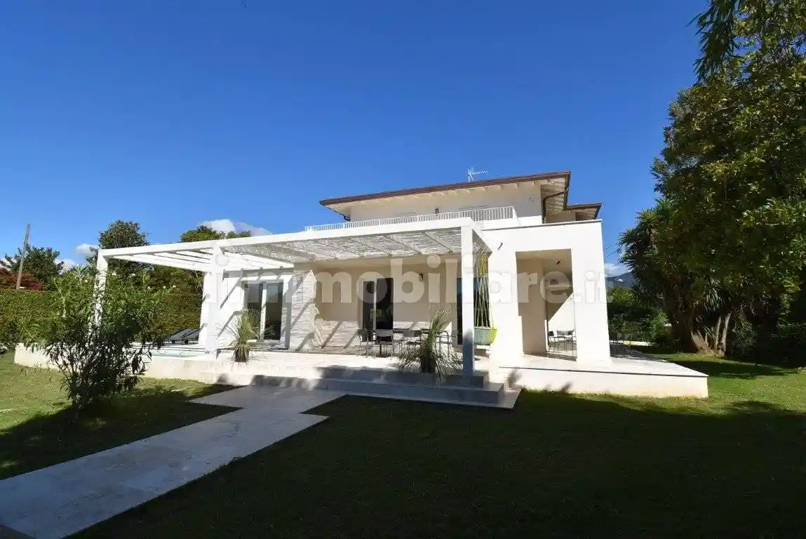 Villa in vendita a Forte dei Marmi
