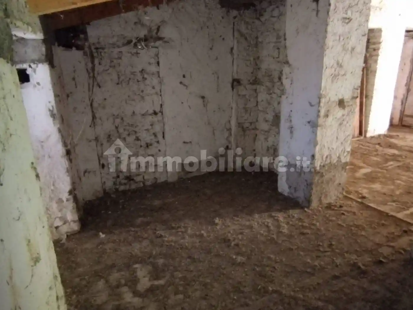 Palazzo - Edificio in vendita a Roccamandolfi