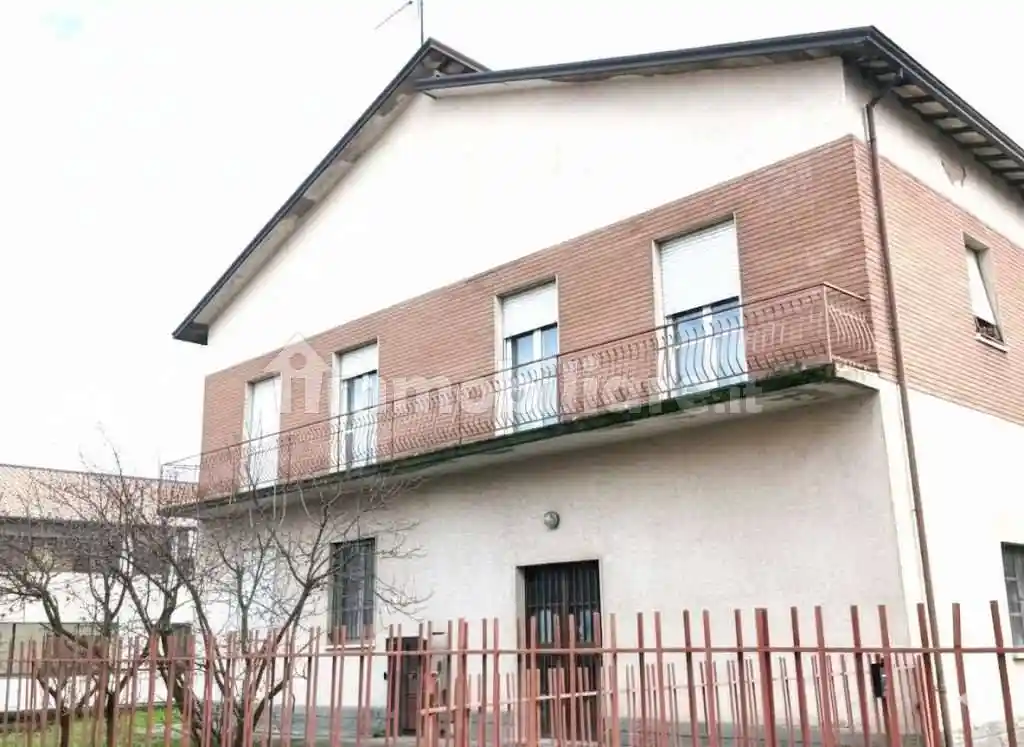 Casa indipendente in vendita a Reggio Emilia