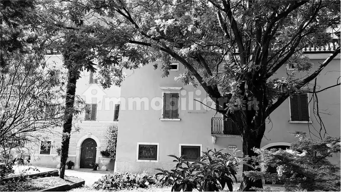 Villa in vendita a Avio