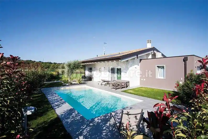 Villa in vendita a Pozzolengo