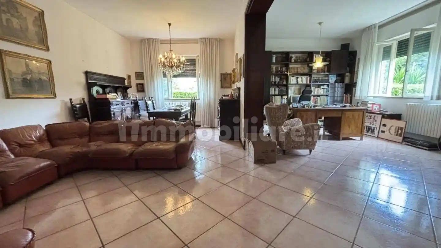 Casa indipendente in vendita a Cascina