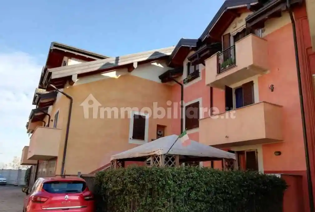 Appartamento in vendita a Ossona