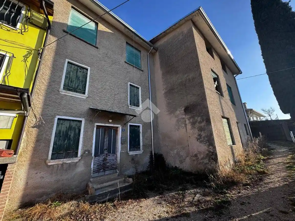 Rustico - Casale in vendita a Santorso