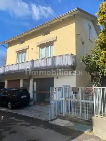 Villa in vendita a Castronno