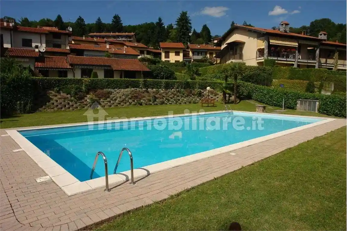 Appartamento in vendita a Agra