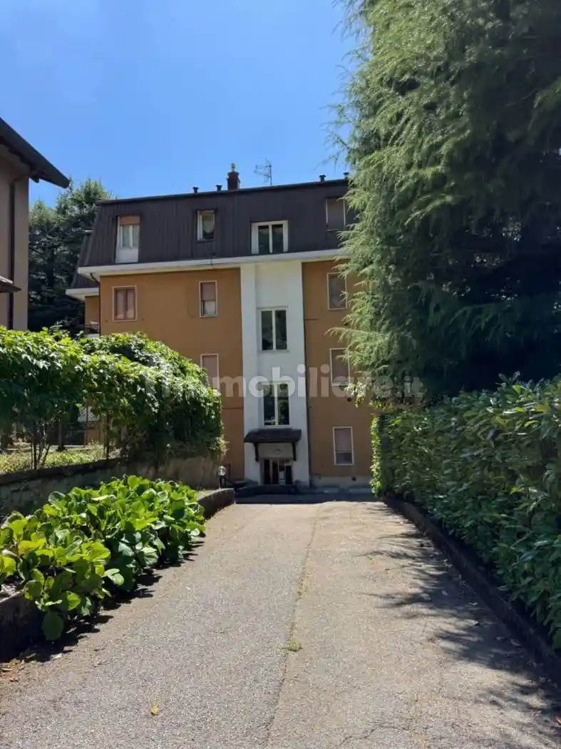 Appartamento in vendita a Canzo