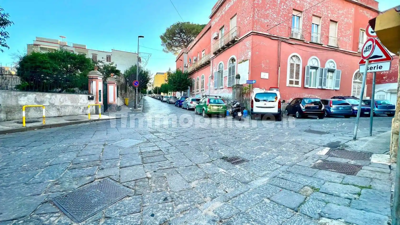 Appartamento in vendita a Napoli