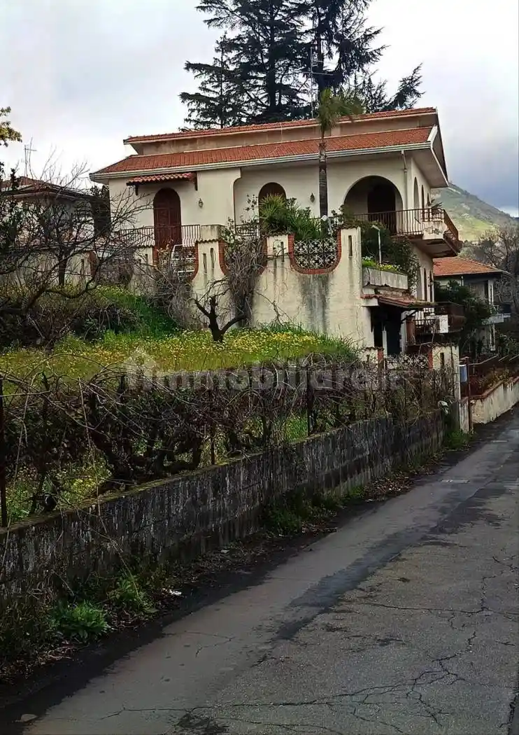 Villa in vendita a Trecastagni